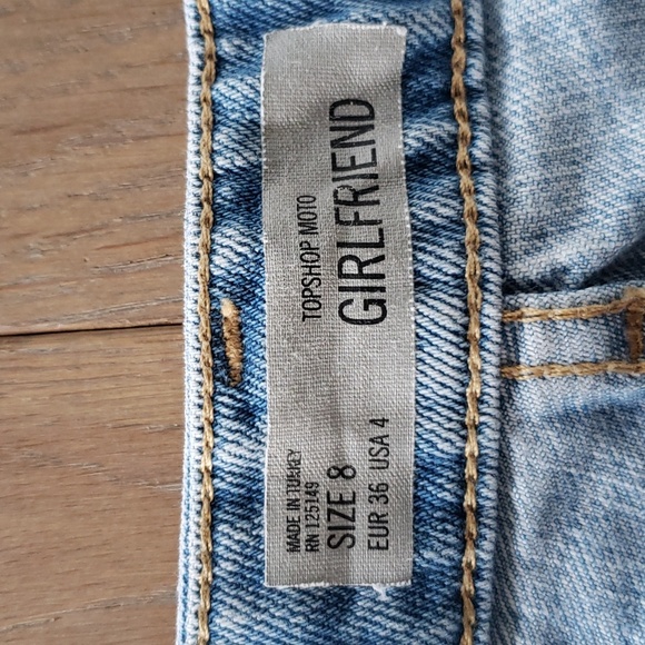 Topshop Girlfriend Jean shorts Size 8 / USA 4 - Picture 2 of 2